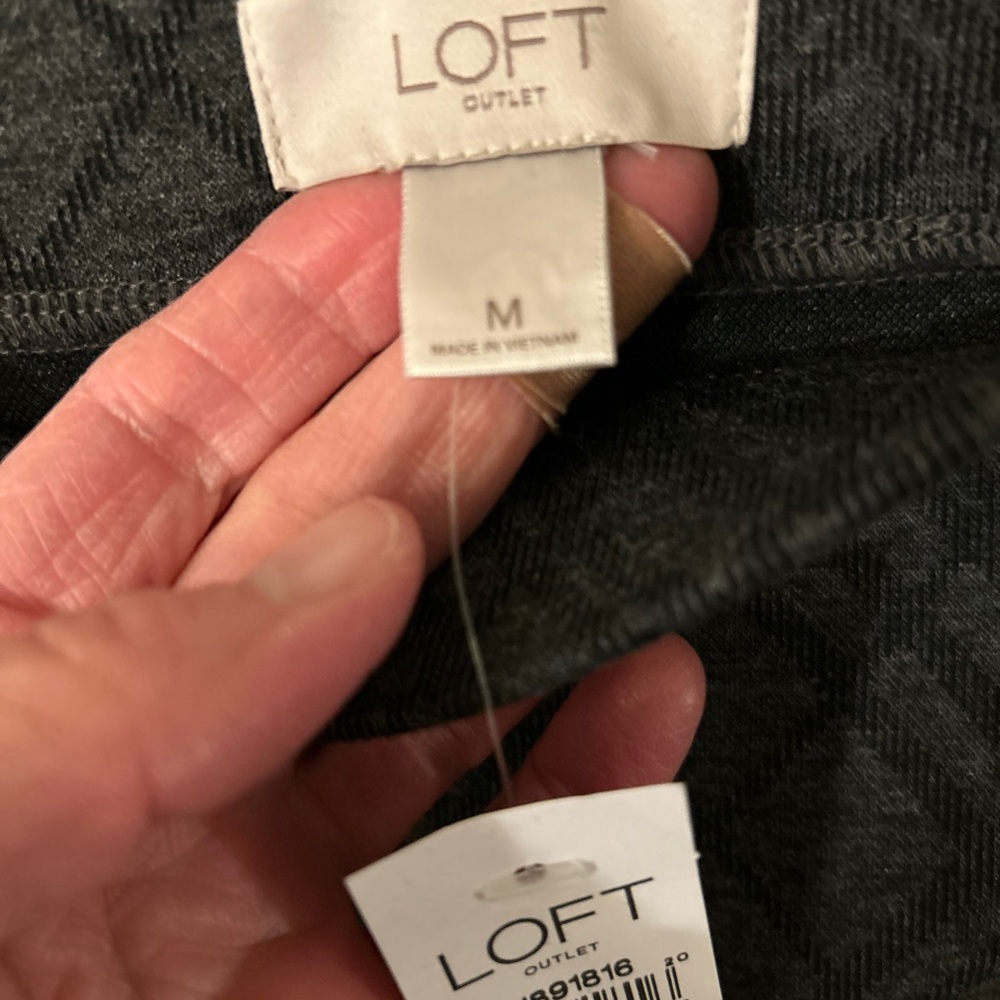 LOFT Charcoal Herringbone Patterned stretchy skirt